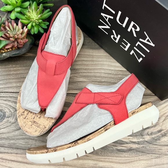 NIB Naturalizer Lincoln Leather Comfort Platform Thong Sandal Coral - Picture 9 of 12